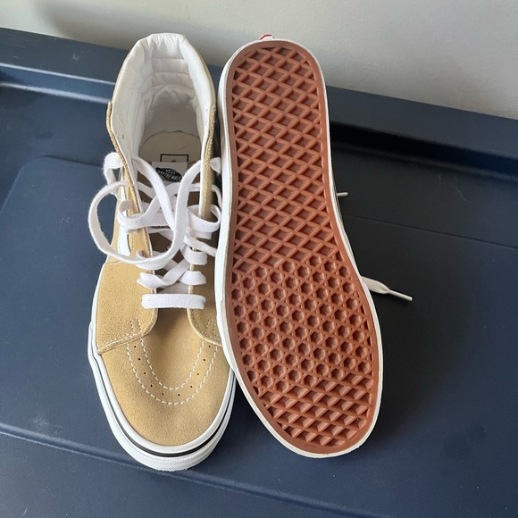 Size 10 tan high top vans - Picture 3 of 3